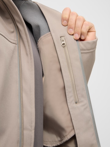Derbe Performance Jacket 'Isleby' in Beige