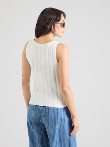 GAP Top z naramnicami | bela barva