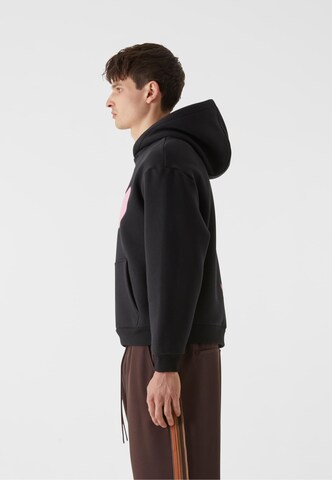 Lost Youth Sweatshirt 'Wild Room Service' in Schwarz