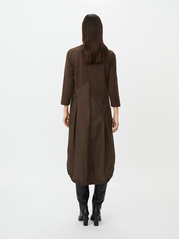 Robe 'Nalien' Masai en marron