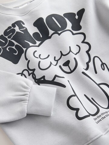 Next - Conjuntos em cinzento