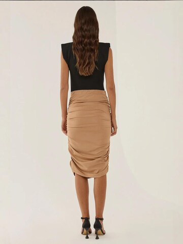 Hiccup - Saia em bege