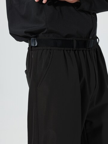 Youthup Loose fit Cargo Pants in Black