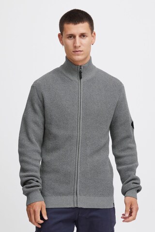 INDICODE JEANS Gebreid vest 'Revil' in Grijs: voorkant