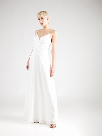 Rochie de seară de la Laona pe alb