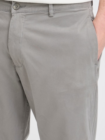 Loosefit Pantalon chino 'CFPEPE' Casual Friday en gris