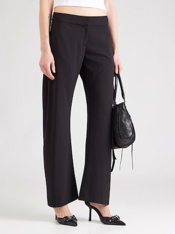 WEEKDAY Широки крачоли Панталон 'Kiros' в черно: отпред