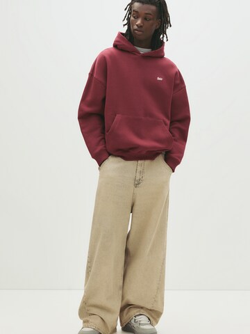 Pull&Bear Sweatshirt in Rood: voorkant