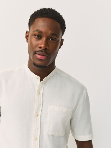 Next Regular Fit Paita värissä valkoinen