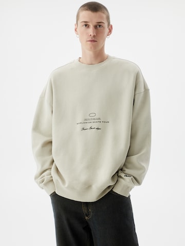 Pull&Bear Sweatshirt in Beige: front