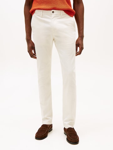 TOMMY HILFIGER Slim fit Chino Pants in Beige: front