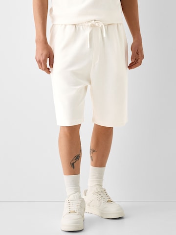 Loosefit Pantaloni di Bershka in bianco