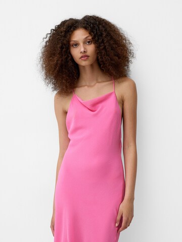 Bershka Sukienka w kolorze różowy