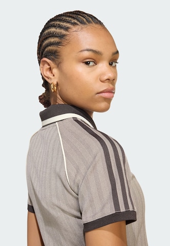 ADIDAS ORIGINALS - Camiseta en marrón