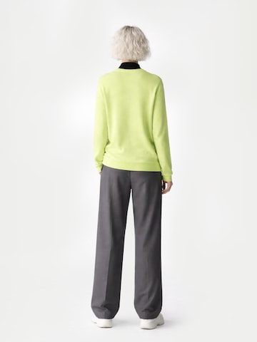 GOBI Cashmere - Jersey 'Women's Essential Cashmere Crewneck Sweater' en amarillo