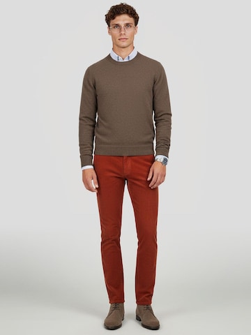 Steppin' out Regular Chino Pants in Red: front
