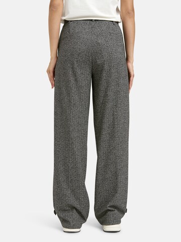 Smith&Soul Regular Pleat-Front Pants in Grey