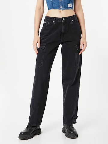 Calvin Klein Jeans Loosefit Cargojeans i svart: framsida