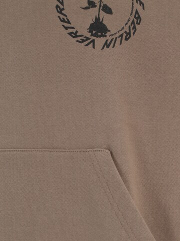 Vertere Berlin Sweatshirt 'PRODUCT OF BERLIN' i grå