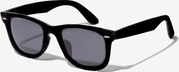 Pilgrim Solglasögon 'REESE' i svart: framsida
