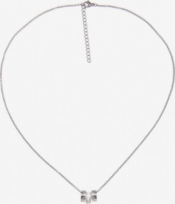 Leslii Necklace in Silver: front