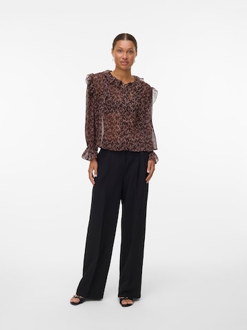 VERO MODA - Blusa 'VMPETRA' em castanho