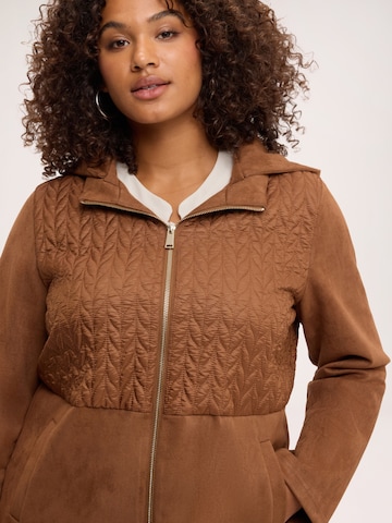Cappotto di mezza stagione di Fiorella Rubino in marrone