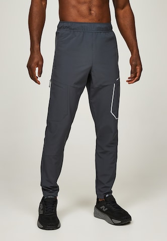 MONTERRAIN Regular Sporthose 'Ramble 3.0 Woven' in Grau: Vorderseite