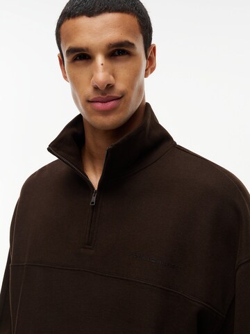 TOMMY HILFIGER Sweatshirt in Braun