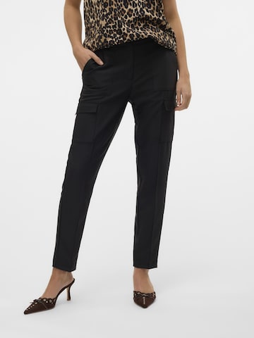 VERO MODA regular Cargobukser 'NYLA' i sort: forside