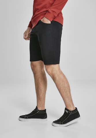 Urban Classics Regular Shorts in Schwarz