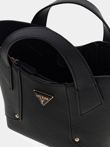 GUESS Handtasche 'Darcy' in Schwarz