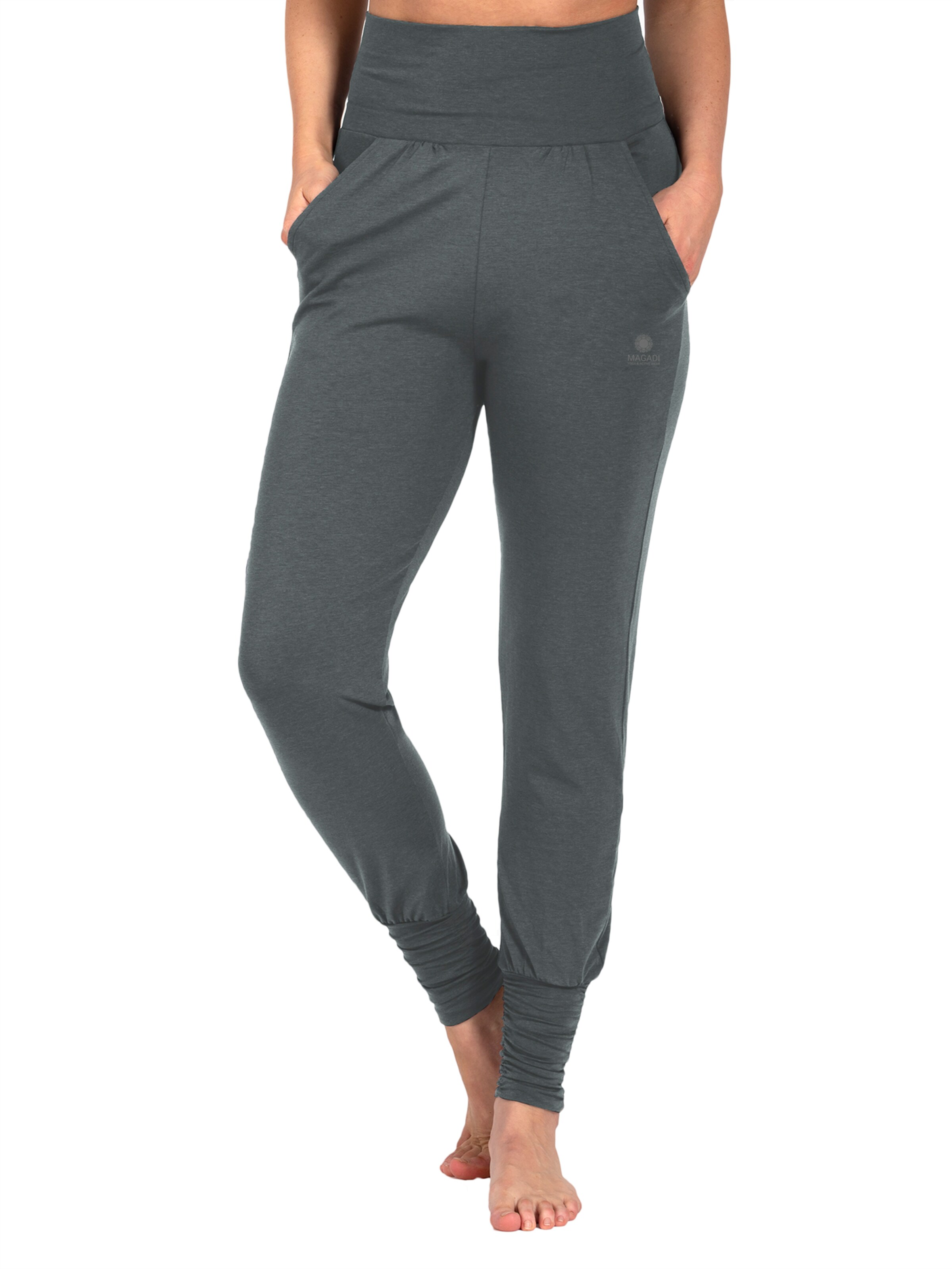 Magadi Sporthose 'Paula'‌‌‌‌‌‌‌‌ in Grün: Vorderseite