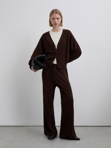 Scalpers Широка кройка Панталон в кафяво: отпред