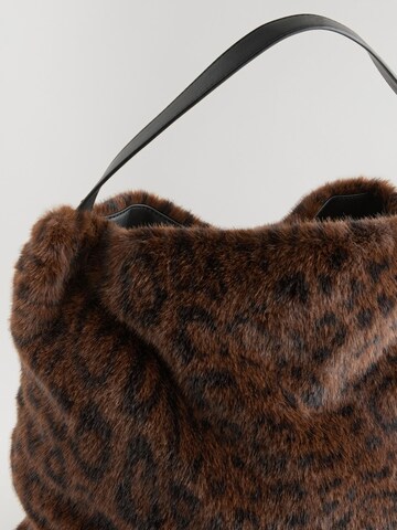 Next Schultertasche in Braun