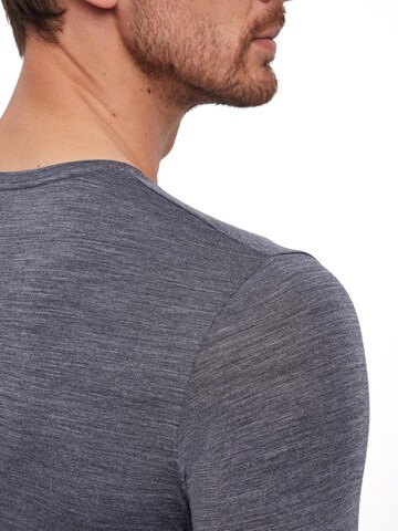FALKE Undershirt in Grey