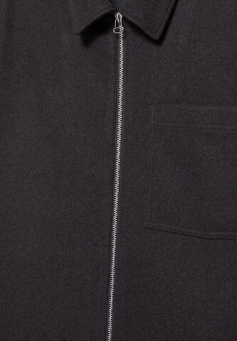 Pull&Bear Tussenjas in Zwart