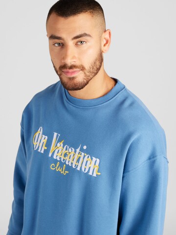 On Vacation Club Sweatshirt in Blau