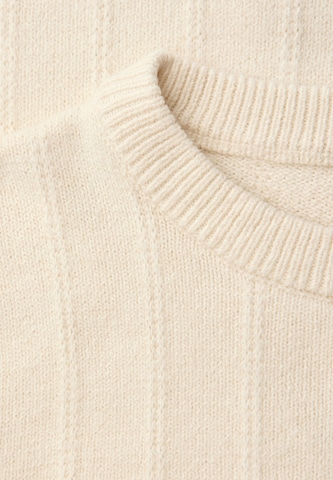 STREET ONE Pullover in Beige