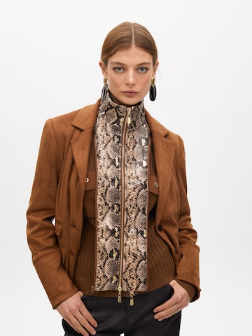 Lola Casademunt Blazers in Bruin