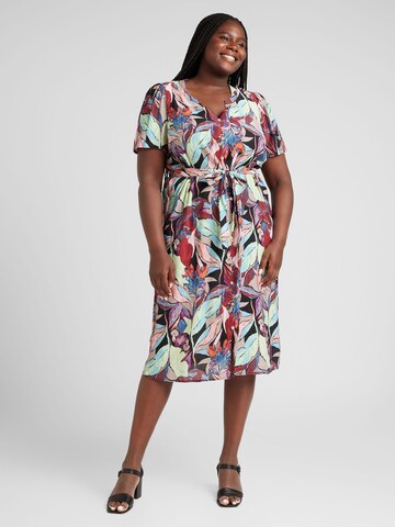 Vero Moda Curve Kleid 'VMCGajaA Palma' in Schwarz: Vorderseite
