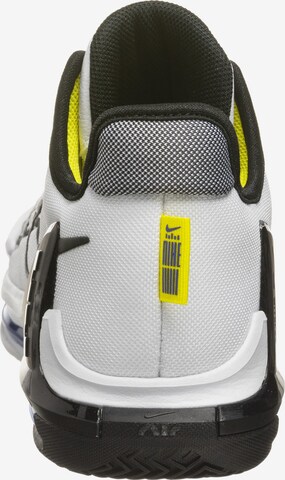 Scarpa sportiva 'LeBron Witness VI' di NIKE in bianco