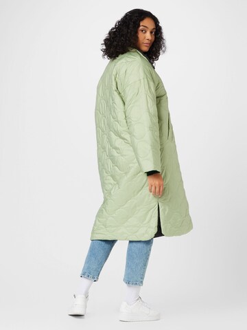 Vero Moda CurvePrijelazni kaput 'ESTHER' - zelena boja
