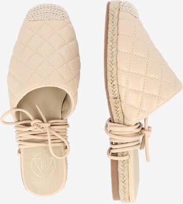 Missguided Espadryle w kolorze beżowy