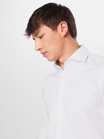 Coupe slim Chemise business 'Panko' JOOP! en blanc