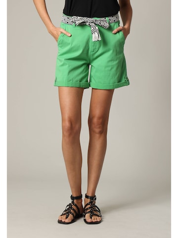Deeluxe Regular Broek 'Kaija' in Groen: voorkant