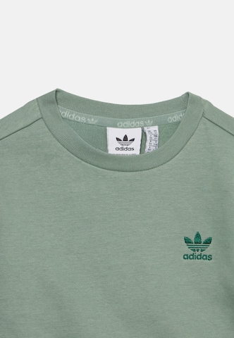 Trening 'Essentials' de la ADIDAS ORIGINALS pe verde