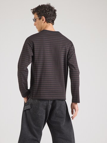 WEEKDAY Μπλουζάκι σε καφέ