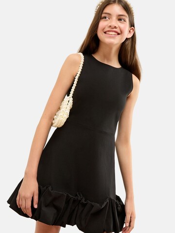 Lipsy Dress in Black: front