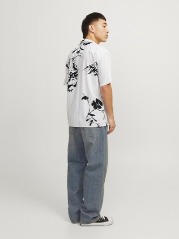 JACK & JONES Comfort Fit Skjorte 'Palma Resort' i hvid